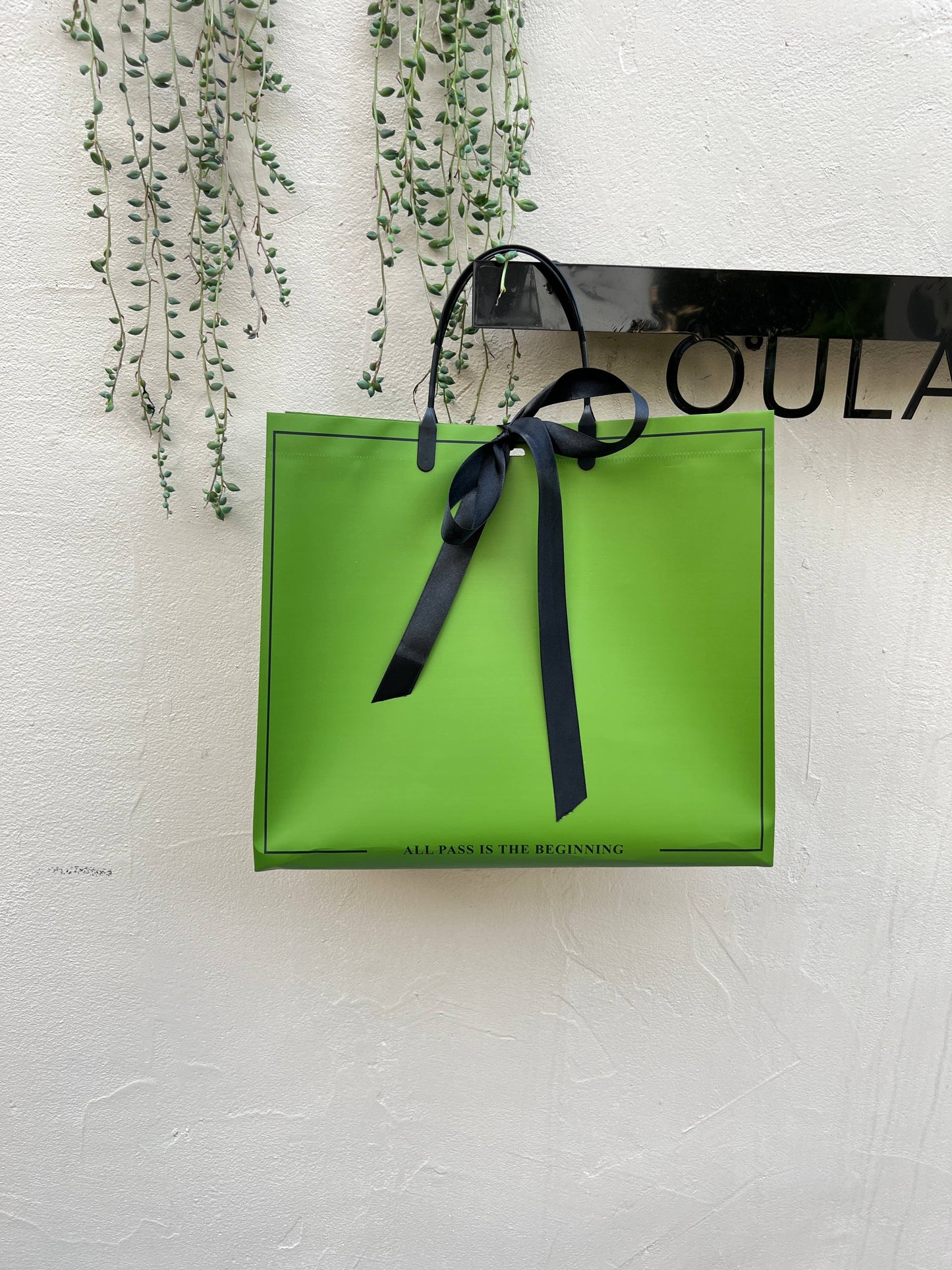 AVAILABLE IN STORE & ON LINE 2colors PVC Bag free Revet Ribbon