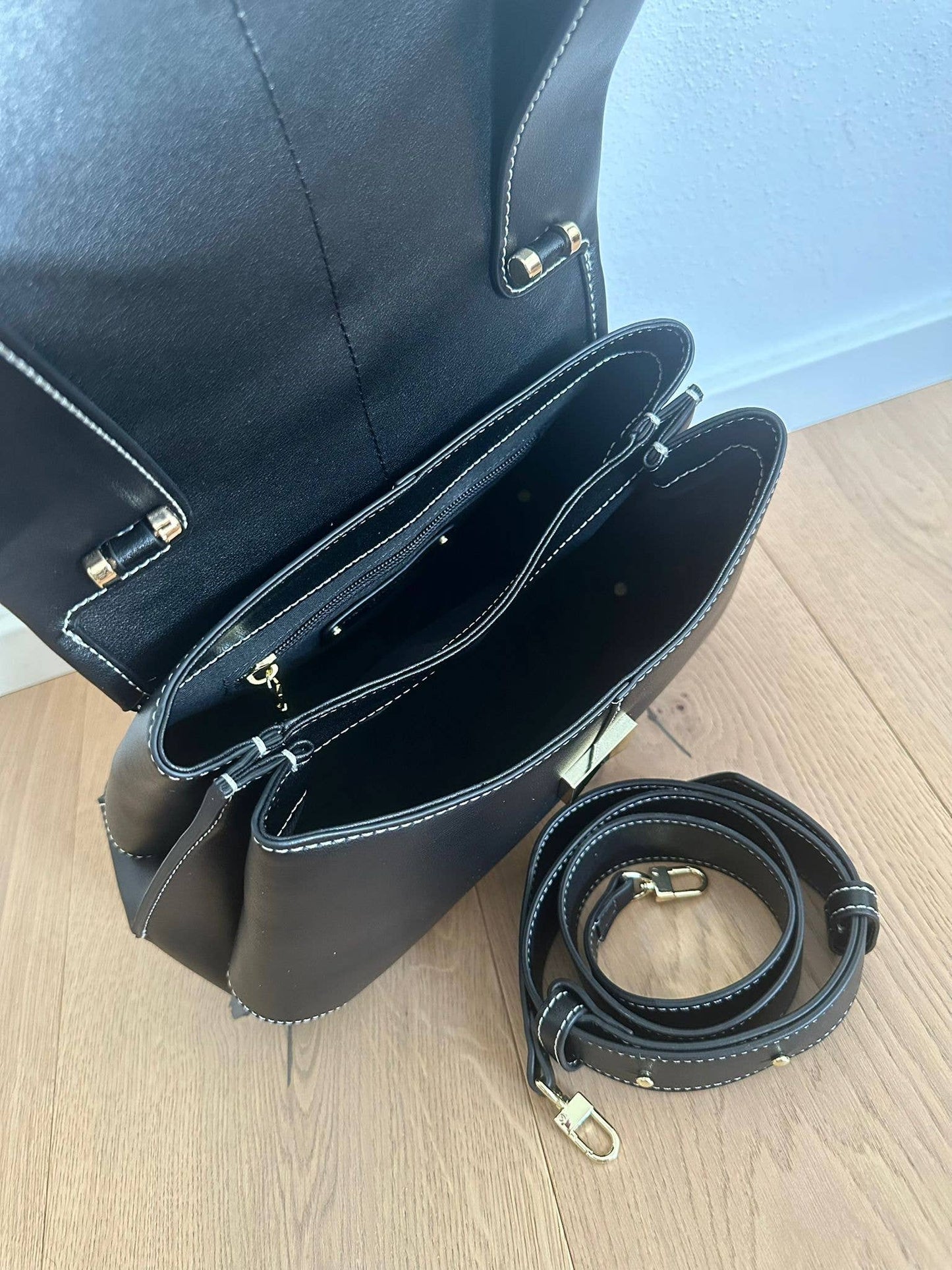 ZAYNA Large -handbag in refined genuine leather with shoulder strap