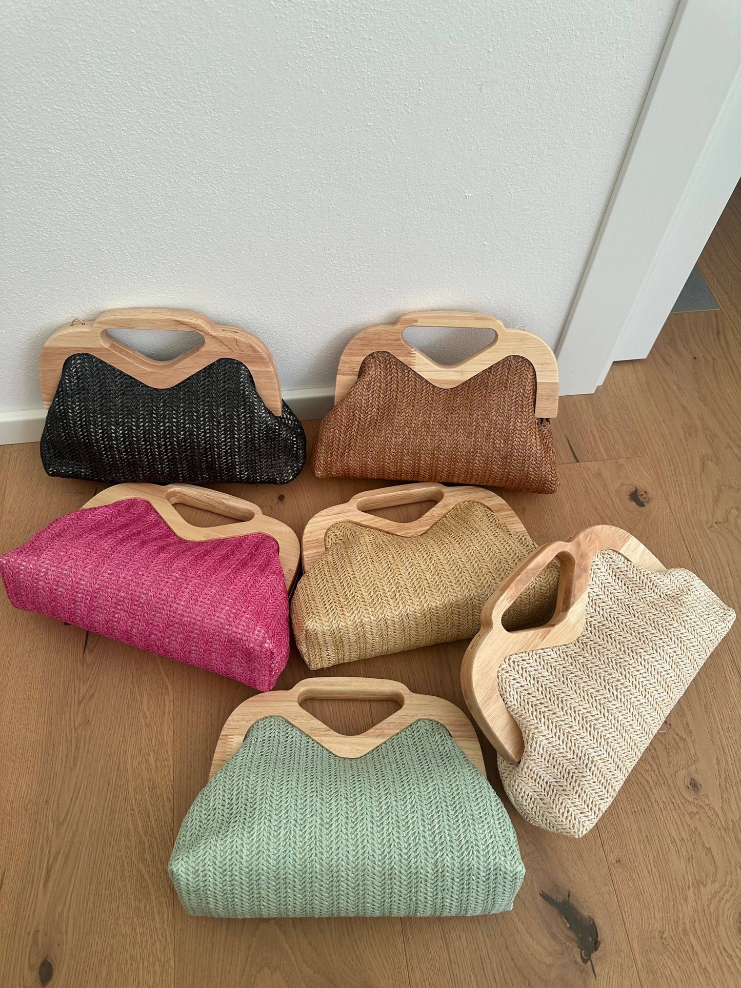 ELSA clutch - raffia and wood