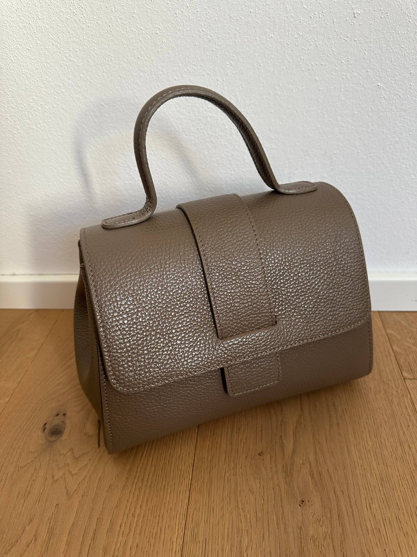 AGATA - genuine leather