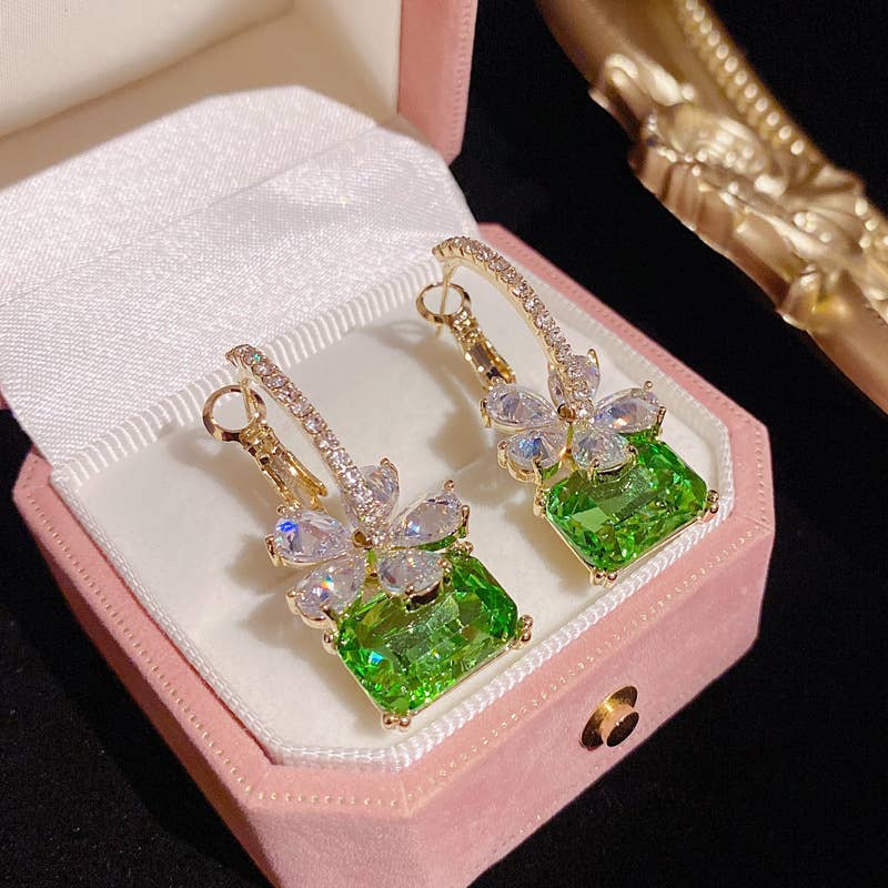 AVAILABLE IN STORE ONLY Crystals drop earrings in Green