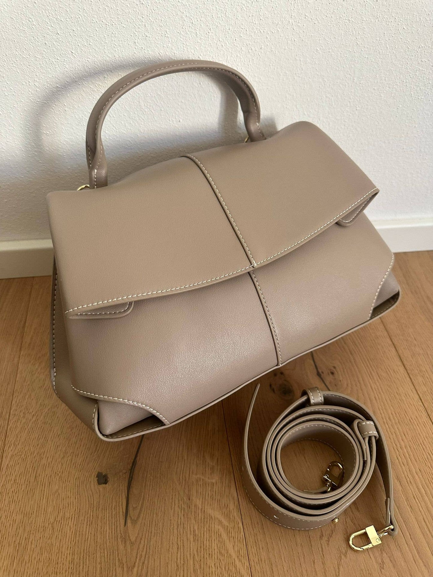 ZAYNA Large -handbag in refined genuine leather with shoulder strap
