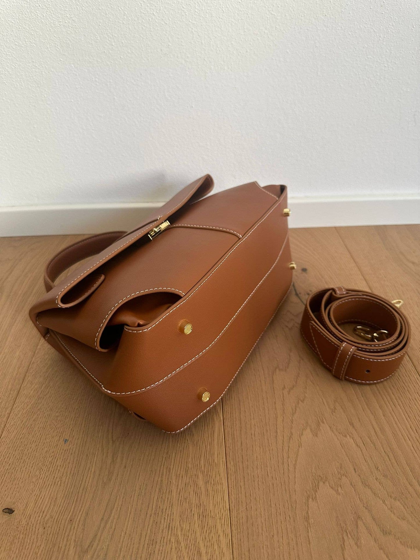 ZAYNA Large -handbag in refined genuine leather with shoulder strap