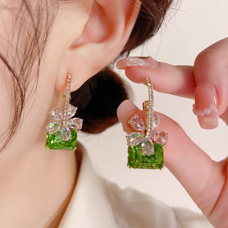 AVAILABLE IN STORE ONLY Crystals drop earrings in Green